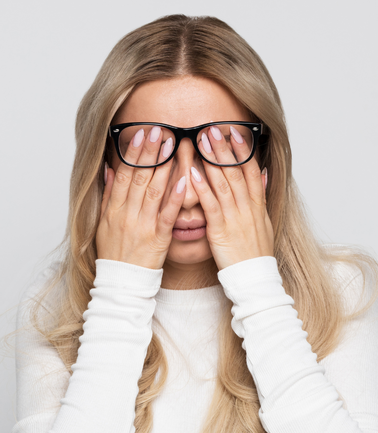 Mujer con migraña síntoma histaminosis